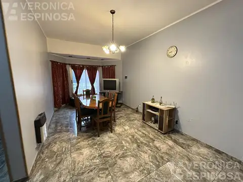Casa 5 ambientes con 2 baños