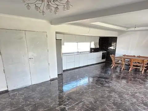 Casa 5 Ambientes en Venta – Barrio Las Perdices 1