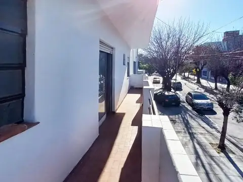 Venta PH 3 Ambientes con balcón al frente