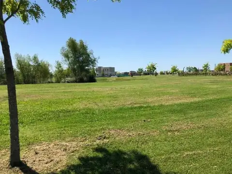 Terreno en Venta en El Cantón - Barrio Golf, USD 90.000