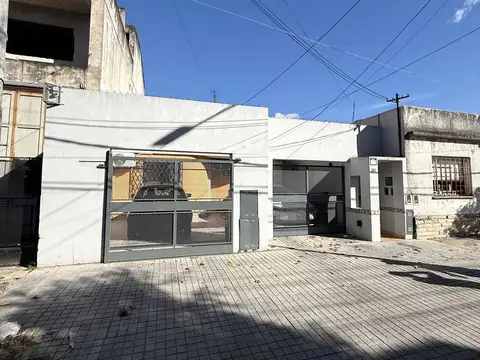 PH en venta en bloque con dos viviendas de 3 ambientes en Ramos Mejía
