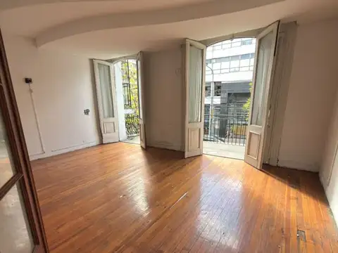 Avenida San Juan 2600, Piso 1