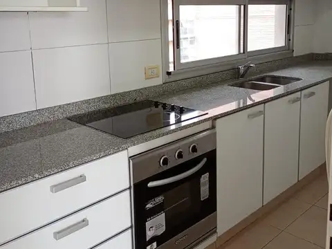 Venta departamento 2 ambientes con cochera en Morón.
