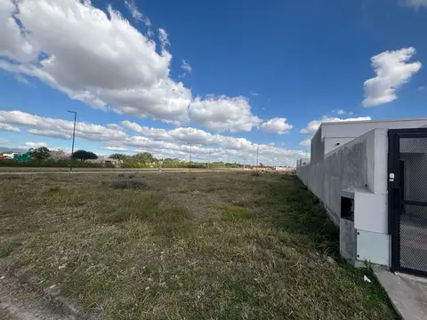 Via Aurelia. Zona Aeropuerto. Mza 32. Lote 100