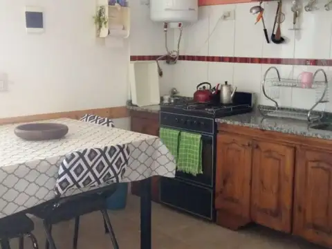 Casa 8 ambientes con 3 baños