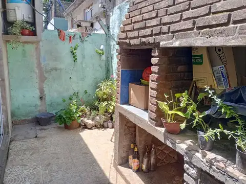 Casa 4 ambientes con 1 baño