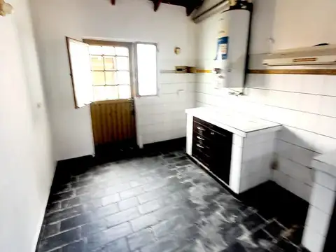 Casa 3 ambientes con 1 baño