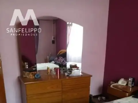 Casa en Venta con quincho o sitio comercial - Wilde - Avellaneda