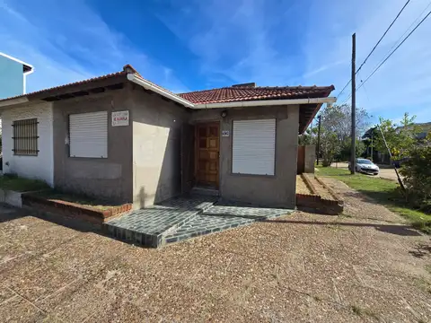 Casa 3 ambientes con 1 baño