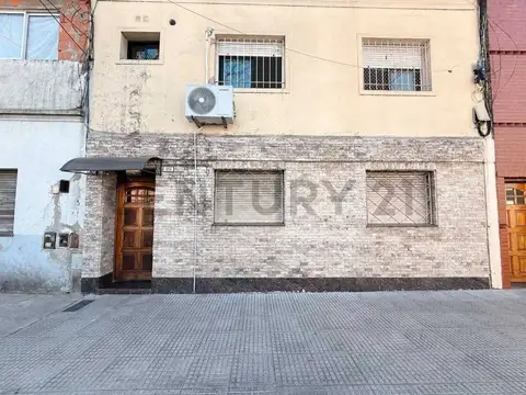 Pieres 1400, Piso 1