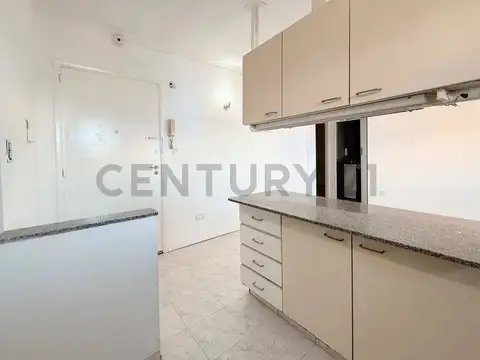 Pieres 1400, Piso 1