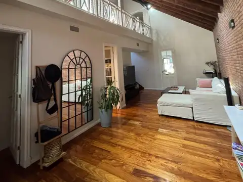 Casa en Venta con 4 cocheras