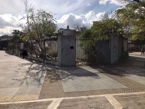 LOTE DE 3 FRENTES aprox 300m2