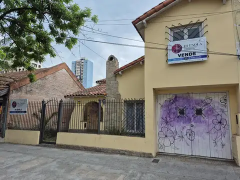 C2.1 con gran vivienda estilo antiguo