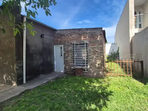 VENTA DE CASA A MEDIA CUADRA DE AVENIDA PRINCIPAL