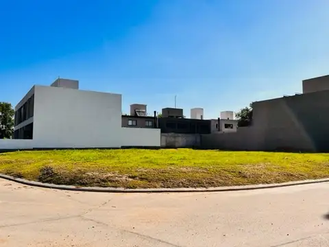 Terreno en Venta en La Calandria, USD 85.000