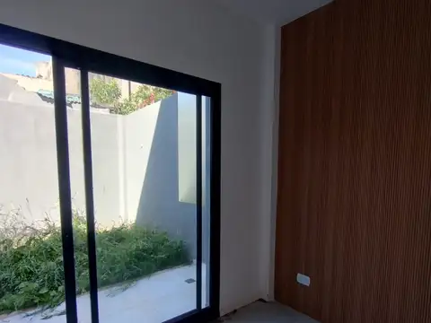 Luis Antonio Beruti 900, Piso 1