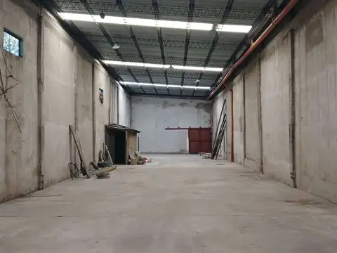 Galpon en Alquiler 36  mts Fondo