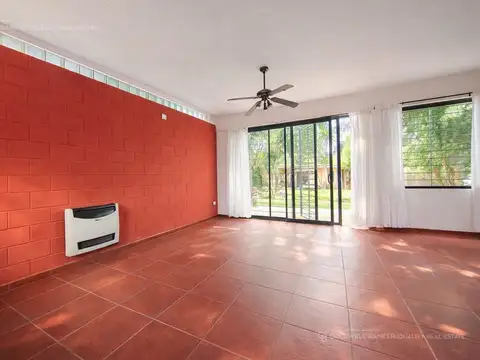 Casa 2 ambientes con 1 baño