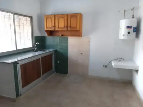 Casa 3 ambientes con 1 baño