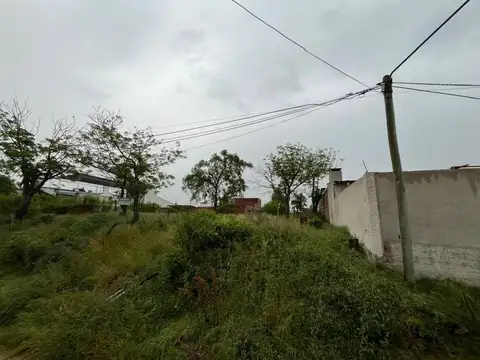 Terreno en venta zona Villa Adela