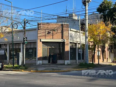 BLOCK | LOCAL EN ESQUINA + CASA DE 2 PLANTAS | VILLA ADELINA