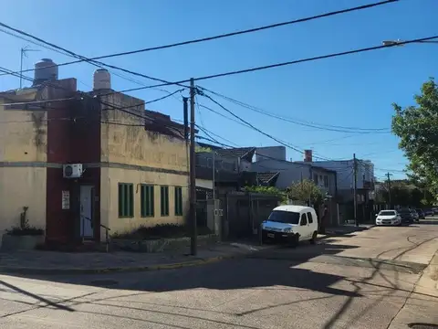 CASA DE 4 AMB, VENTA POSIBLE CONSULTORIO EN PADUA