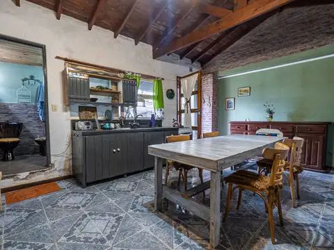 VENTA CASA  SUB DIVIDIDA  BARRIO EL JARDIN