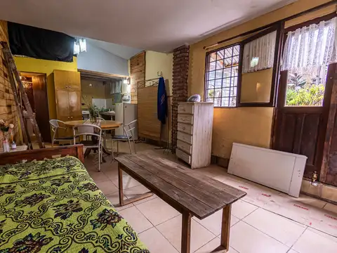 Casa 8 ambientes con 4 baños
