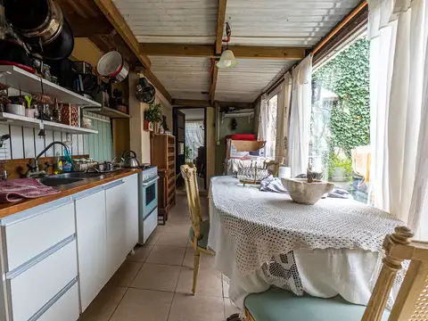 VENTA CASA  SUB DIVIDIDA  BARRIO EL JARDIN
