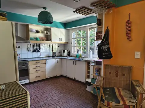 Casa 6 ambientes con 3 baños