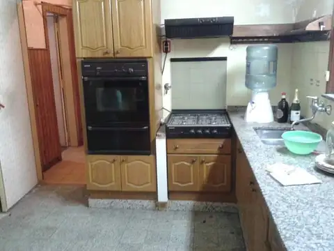 OPORTUNIDAD CASA 7 AMBIENTES DIVIDIDA IDEAL GRUPO FAMILIAR
