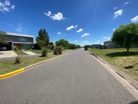 LOTE EN SAN SEBASTIAN - OPORTUNIDAD - ESCOBAR 1100