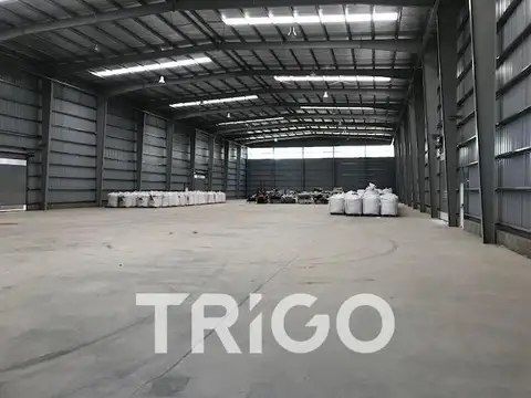 Alquiler 2 depósitos juntos con amplia playa de camiones docks de carga ideal produccion y logistica