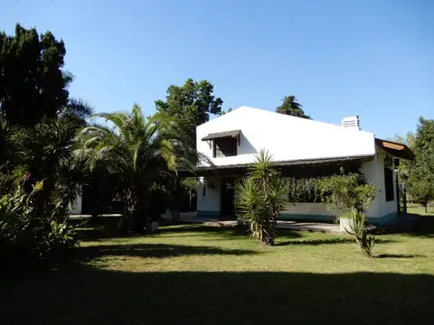 Excelente quiinta con gran parque en B° Jularo bien ubicado