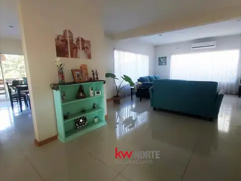 Casa 5 ambientes con 3 baños