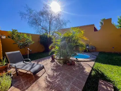 Casa 12 ambientes con 3 baños