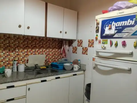 VENTA CASA esquina con LOCAL - PARQUE AVELLANEDA