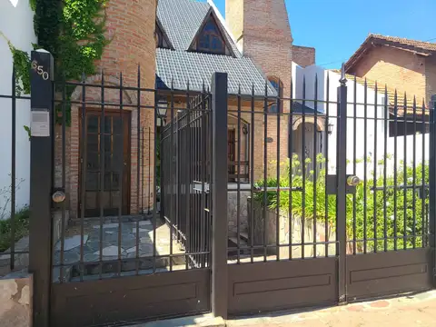 Casa en venta, 8 ambientes, Zárate, Prov. de Buenos Aires