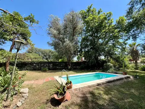 Casa 5 ambientes con 2 baños