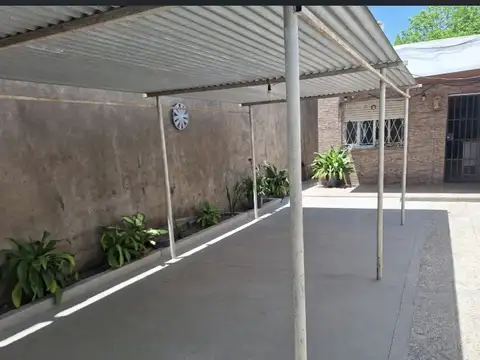 Casa en Venta en Isidro Casanova, USD 64.000