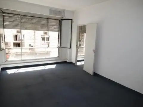 Oficina en venta - 2 privados 1 baño - 40mts2 - Microcentro