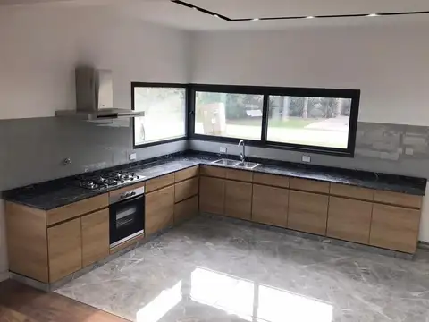 Casa en Venta al Oeste