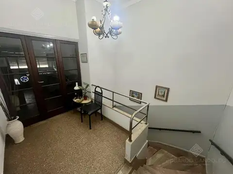 Depto Tipo Casa en Alquiler de 6 ambientes
