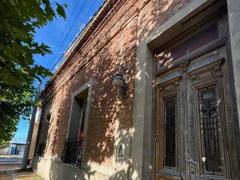 Un lote amplio sobre calle 21 e/ 8 y 9.