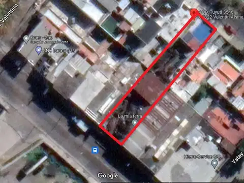 LOTE CON VIVIENDA DE 8,66M X 56,20 M, SUPERFICIE 486M2, SALIDA A DOS CALLES. 