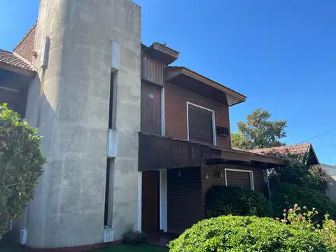 Casa en Venta en Adrogue, USD 400.000
