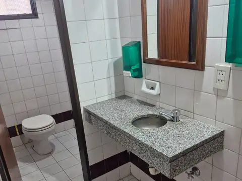 Oficina en Alquiler en San Isidro Vias / Rolon, $ 600.000