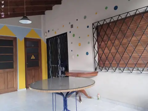 Casa 4 ambientes con 1 baño