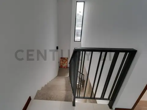 Casa en alquiler Gorina  3 dormitorios en calle 488 e 133 y 135